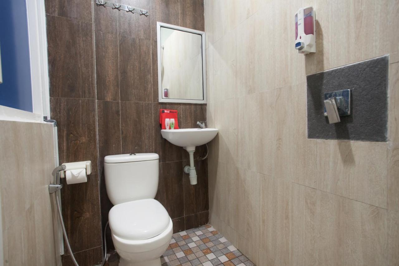 Hotel Reddoorz Near Museum Angkut Batu Exterior foto