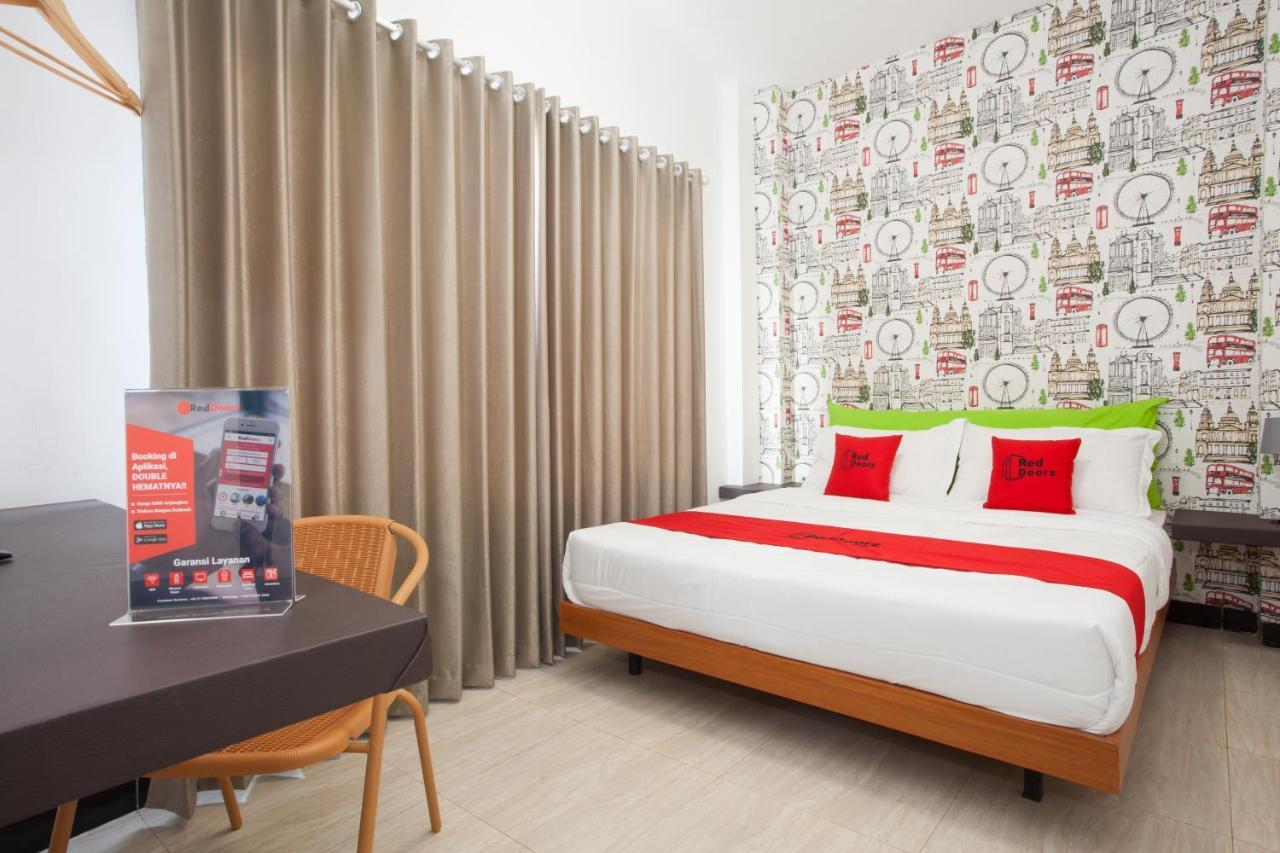 Hotel Reddoorz Near Museum Angkut Batu Batu  Exterior foto