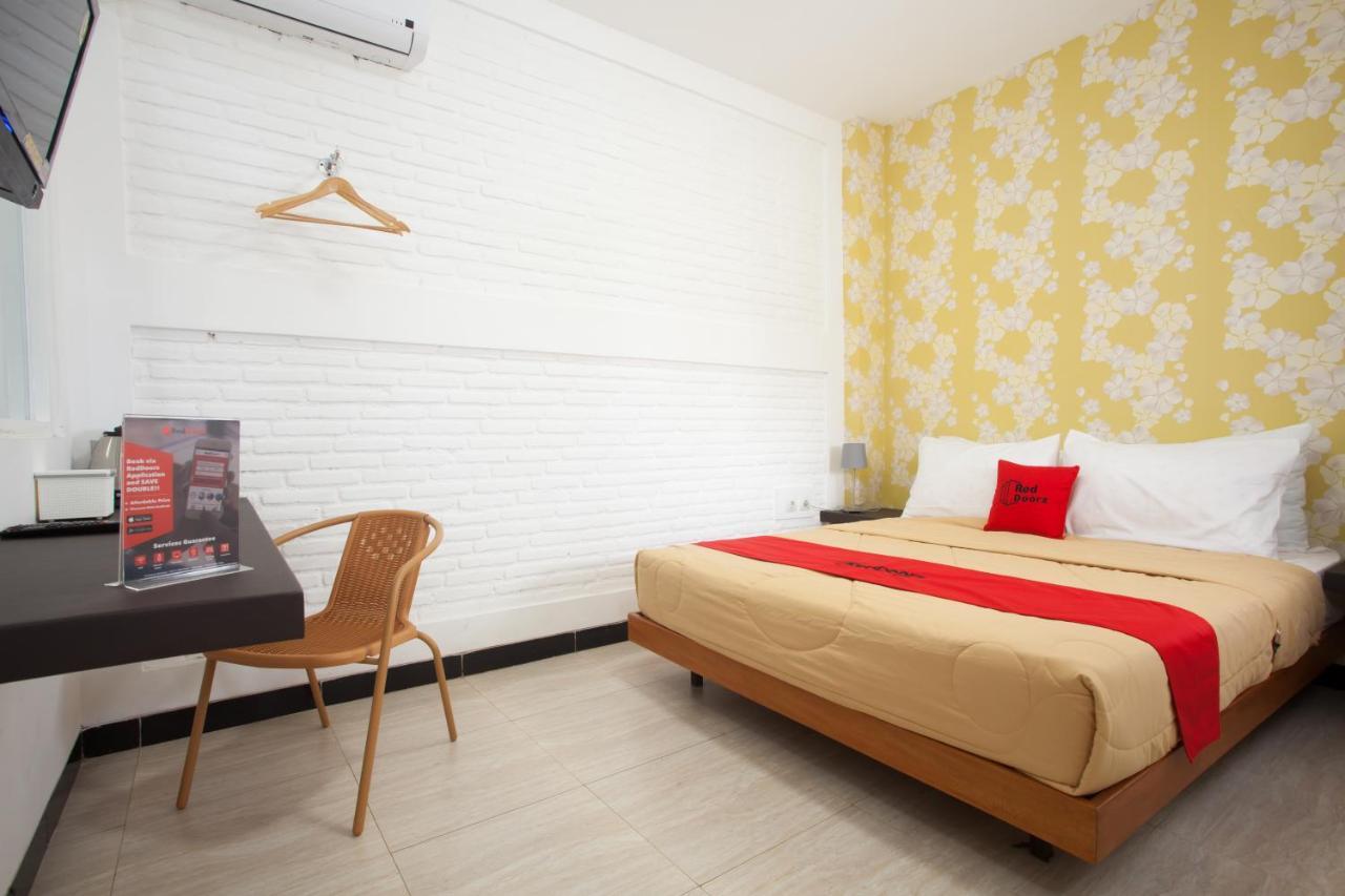Hotel Reddoorz Near Museum Angkut Batu Exterior foto