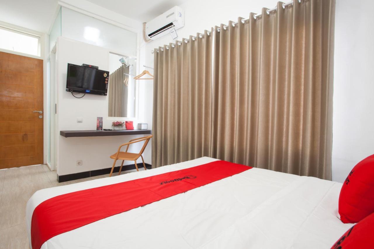 Hotel Reddoorz Near Museum Angkut Batu Batu  Exterior foto