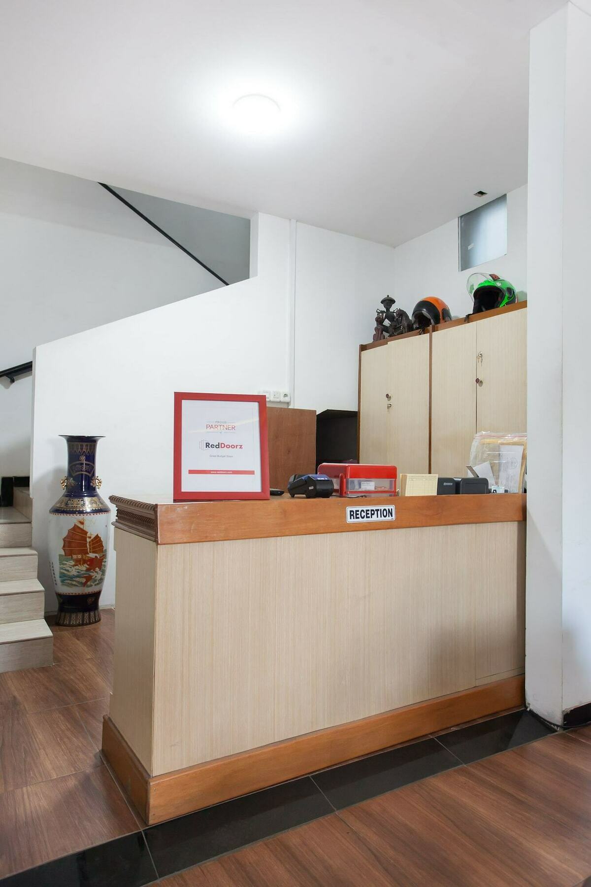Hotel Reddoorz Near Museum Angkut Batu Exterior foto
